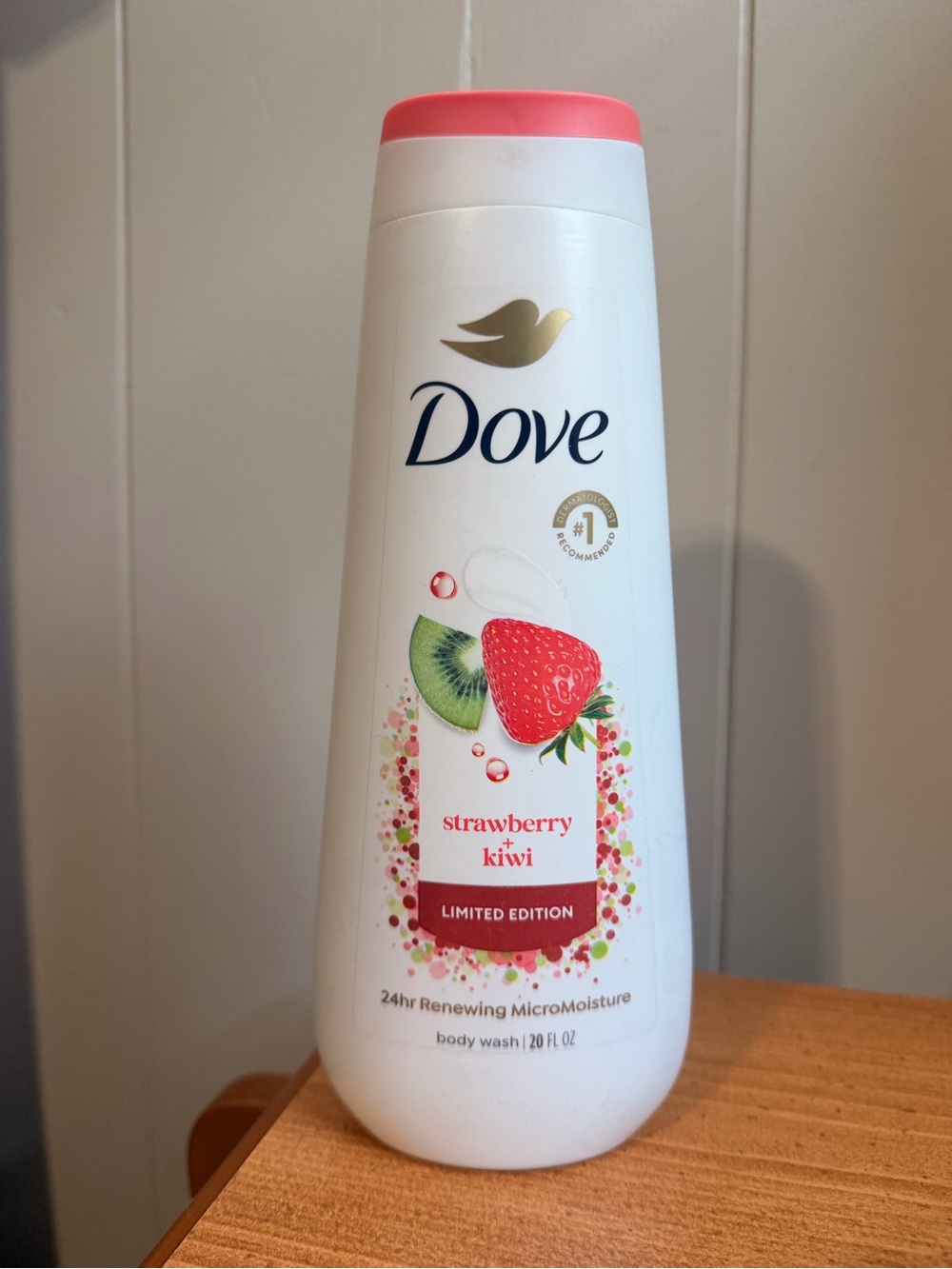 Dove Strawberry & Kiwi Body Wash — Pink Cap